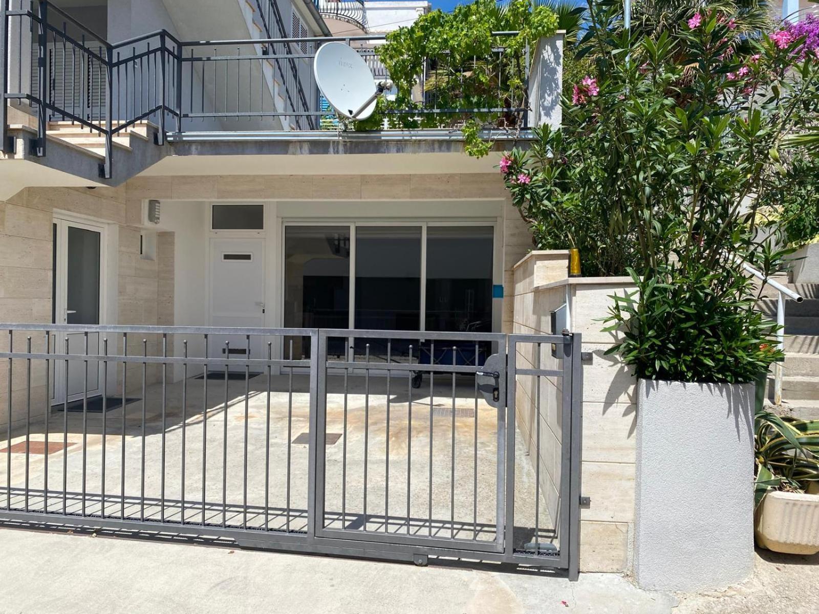Villa Pina Tisno Apartment Zonsa 2 Pers Exterior foto